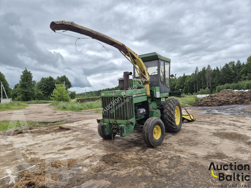 Жатва John Deere