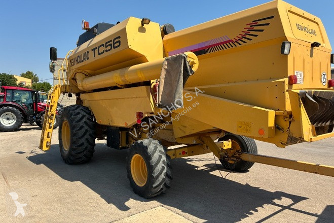 Oogst New Holland TC 56