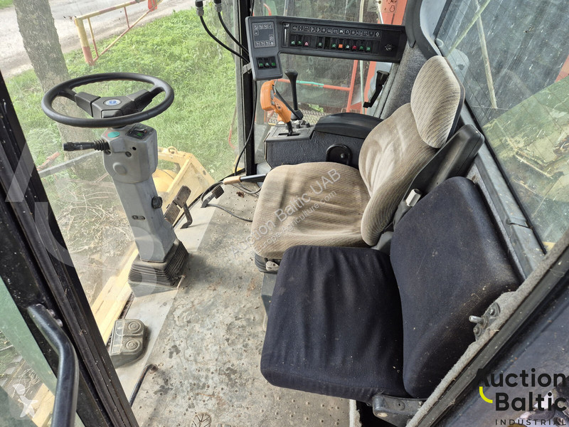 New Holland FX 375 harvest
