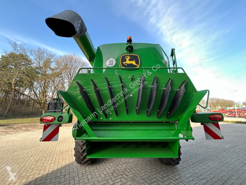 John Deere  T560 harvest