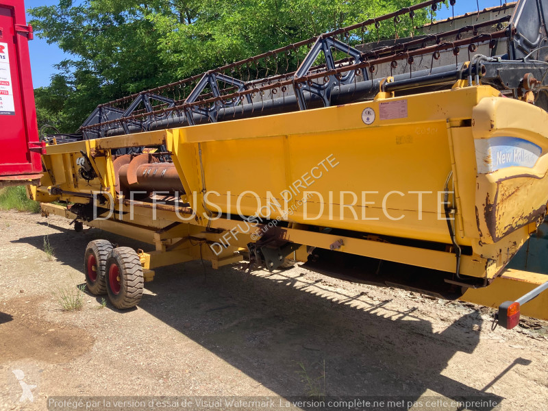 Skörd New Holland MOISSONNEUSE CR 980