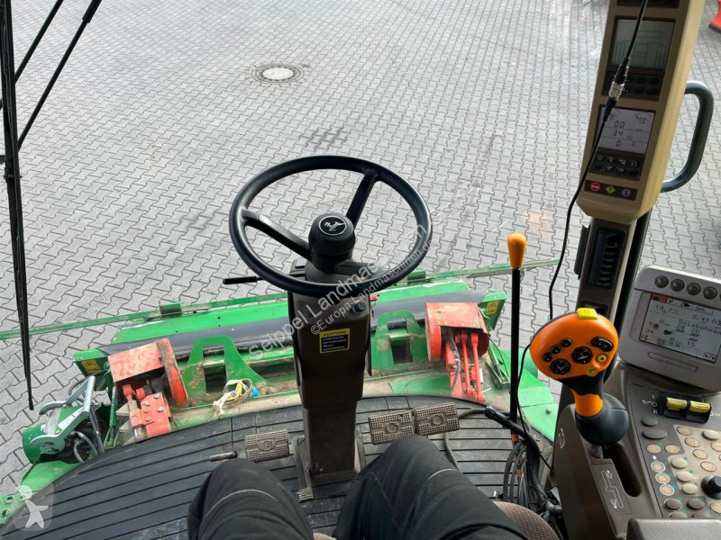 John Deere  W650 harvest