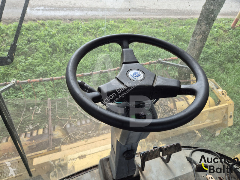 New Holland FX 375 harvest