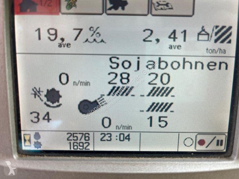 John Deere  W650 harvest