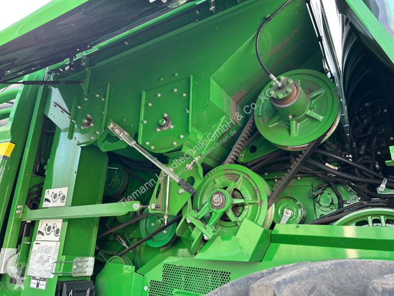 John Deere  T560 harvest