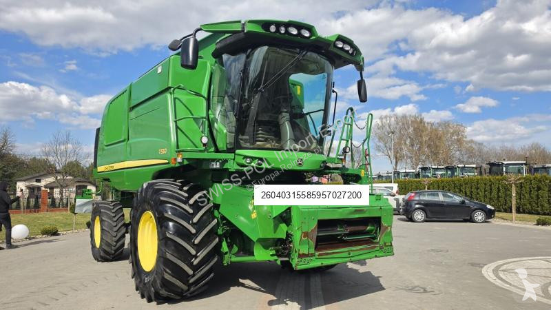 John Deere T550 harvest