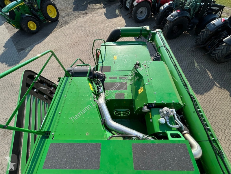 John Deere  T670 harvest