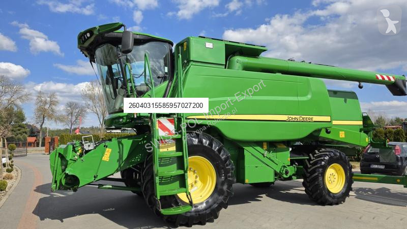John Deere T550 harvest
