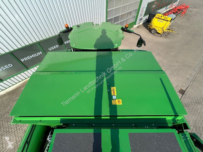 John Deere  T670 harvest