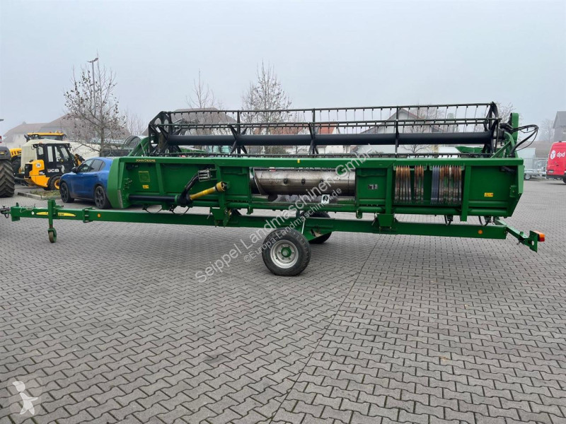 John Deere  W650 harvest