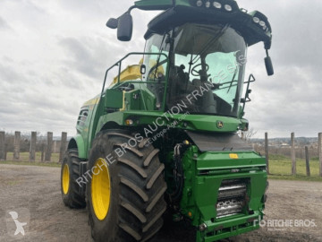 John Deere 8300