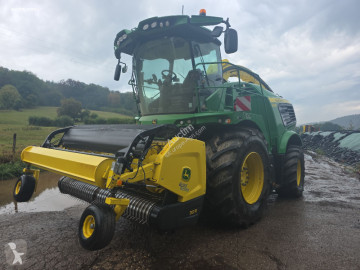 John Deere Önjáró betakarító gép