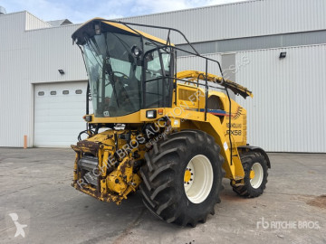 Silážní kombajn s vlastním pohonem New Holland