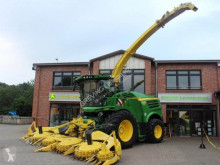 Ensileuse automotrice John Deere 8700i