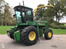 John Deere 5830 Ensileuse automotrice occasion
