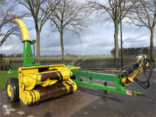 Ensileuse tractée John Deere 3765