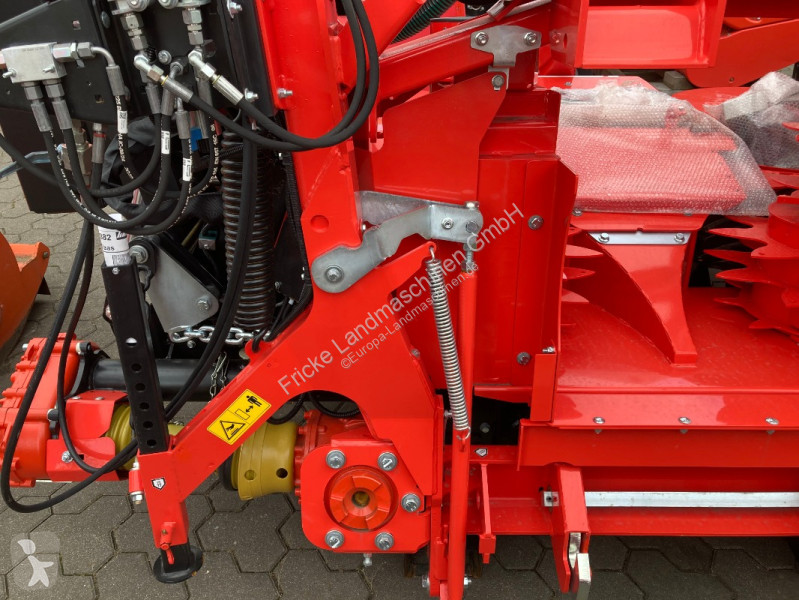 Ensilaje Kemper 475 plus + Zusatzfahrwerk 400 F