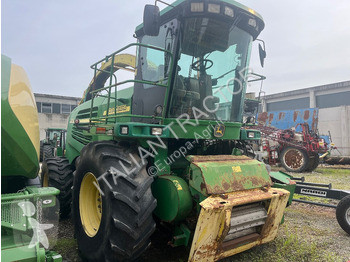 Insilamento John Deere 7700