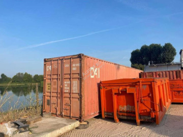 Container