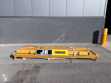 Caterpillar rear hatch