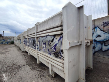Skip loader box bodywork