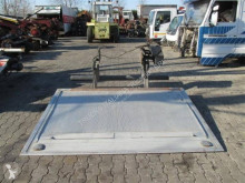 Equipamientos Iveco rampa elevadora trasera usado