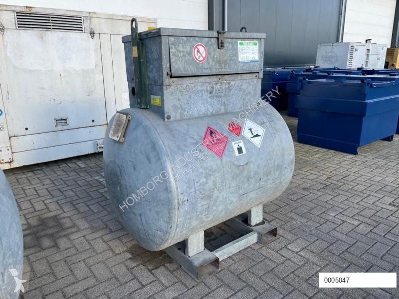 Attrezzature automezzi pesanti  Dieseltank...