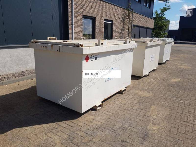 Uitrusting voor vrachtwagens  Dieseltank...