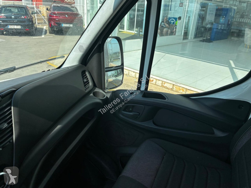 Veicolo commerciale Iveco  35C16 3.0 20m3