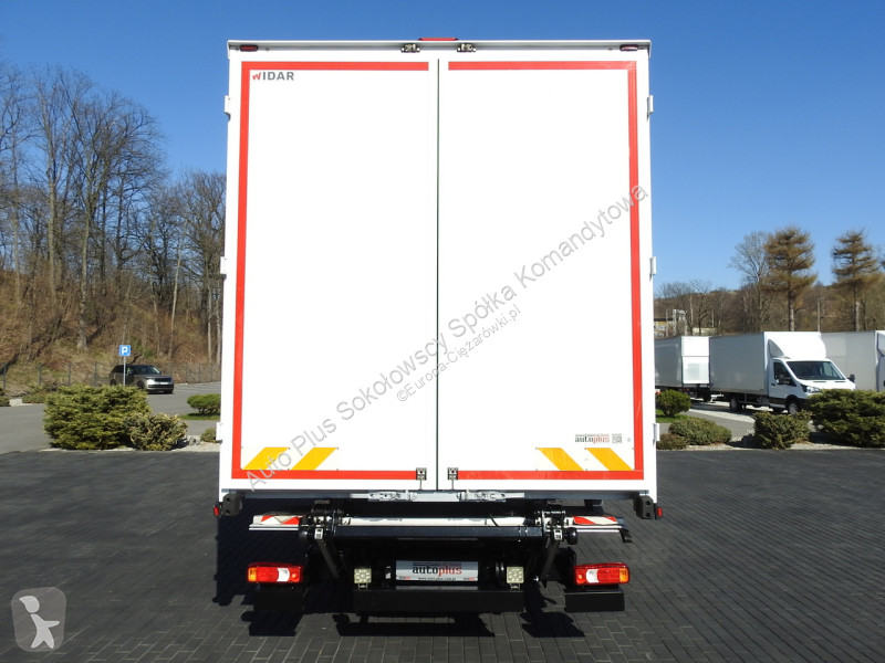 Véhicule utilitaire Iveco 70C18 DAILY