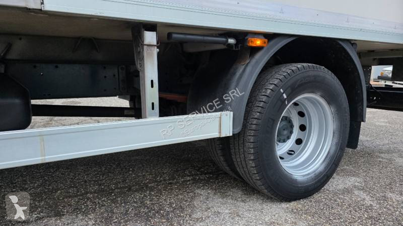 عربة نفعية Iveco