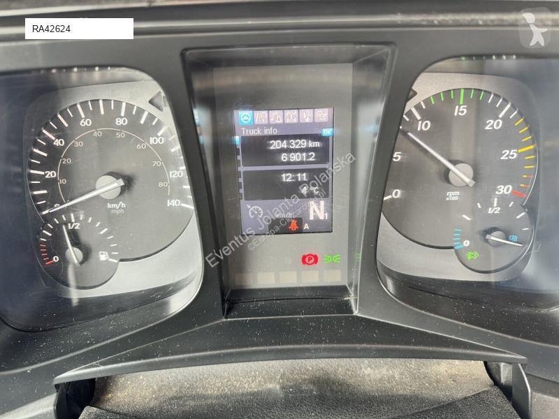 آلة لصيانة الطرق Mercedes 2632