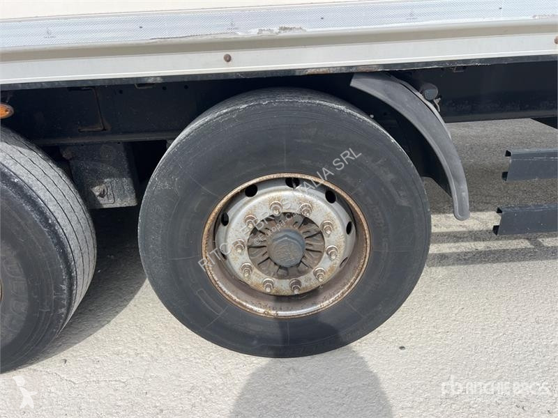Návěs Kögel S24-3 Tri/A Van Trailer