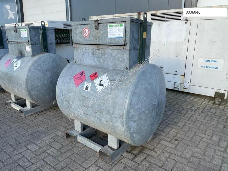 Attrezzature automezzi pesanti  Dieseltank...