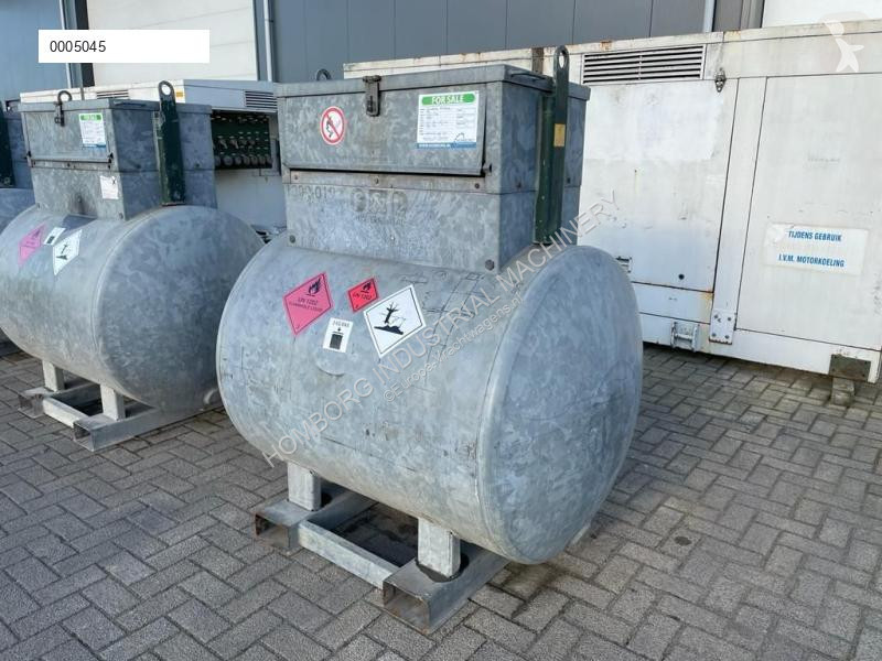 Attrezzature automezzi pesanti  Dieseltank...