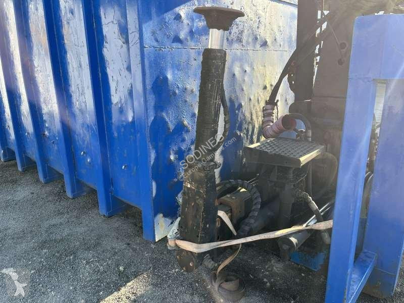 Équipements PL   AVEC GRUE JONSERED 1090