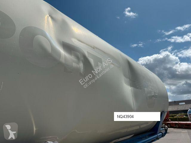 Uitrusting voor vrachtwagens  3 axle 63 m3 Silo...
