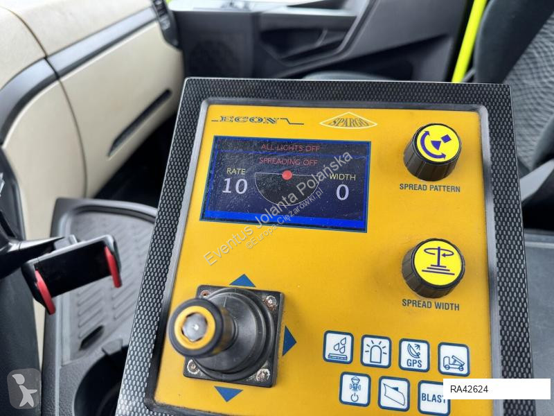 آلة لصيانة الطرق Mercedes 2632