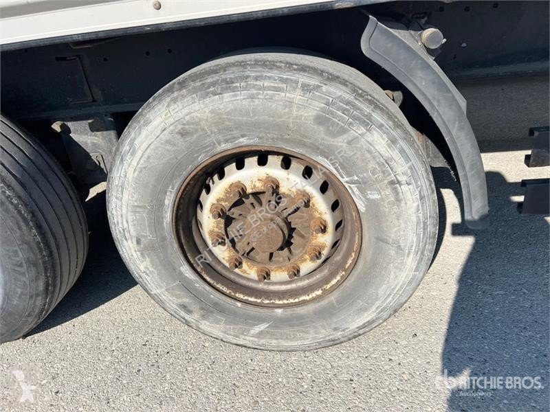 Félpótkocsi Kögel S24-3 Tri/A Van Trailer