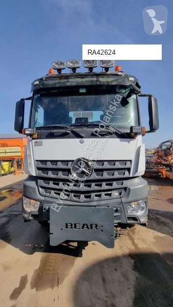 آلة لصيانة الطرق Mercedes 2632