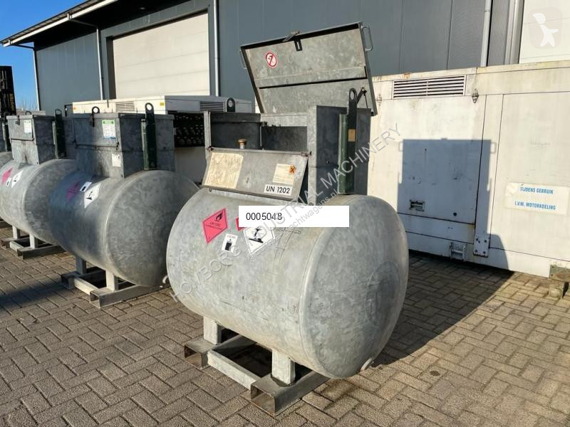 Attrezzature automezzi pesanti  Dieseltank...