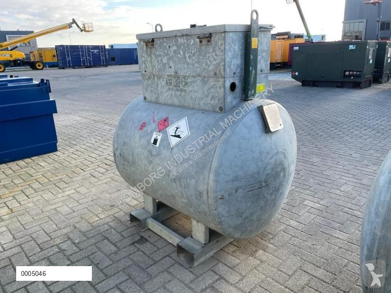 Attrezzature automezzi pesanti  Dieseltank...