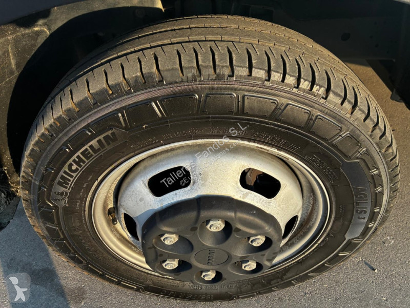 Veicolo commerciale Iveco  35C16 3.0 20m3