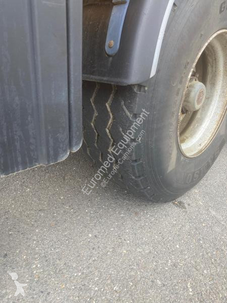 نصف مقطورة Leveques