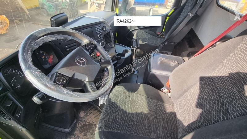 آلة لصيانة الطرق Mercedes 2632