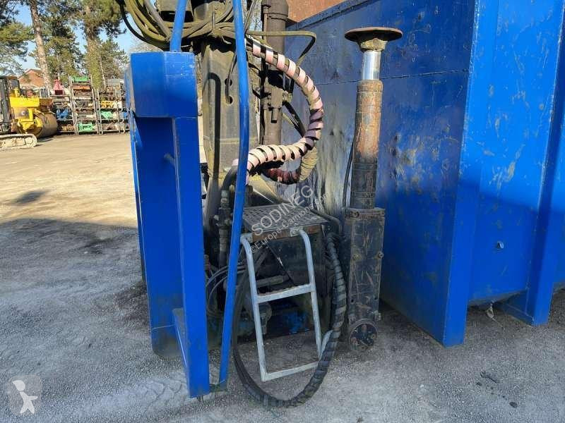 Équipements PL   AVEC GRUE JONSERED 1090