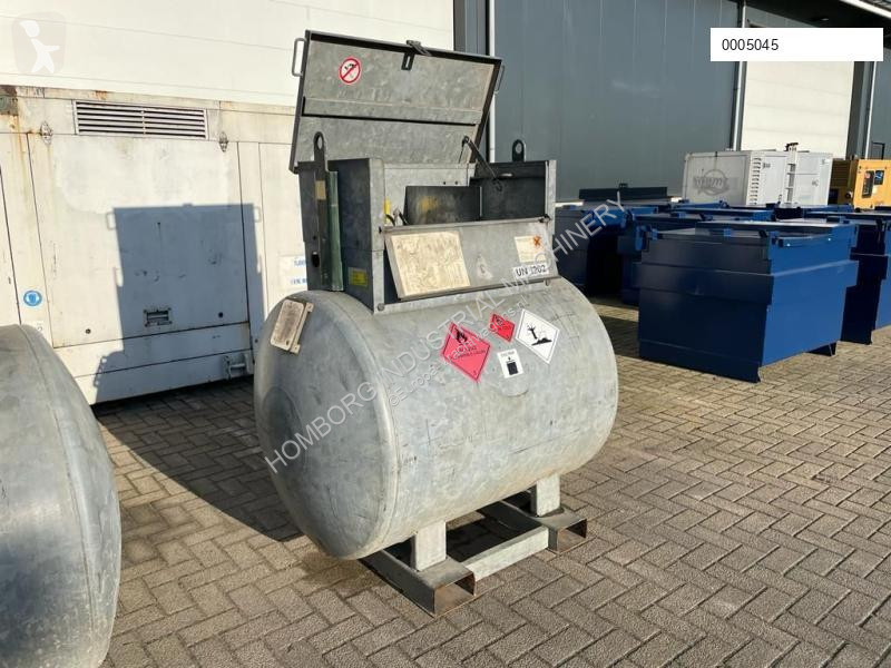 Attrezzature automezzi pesanti  Dieseltank...