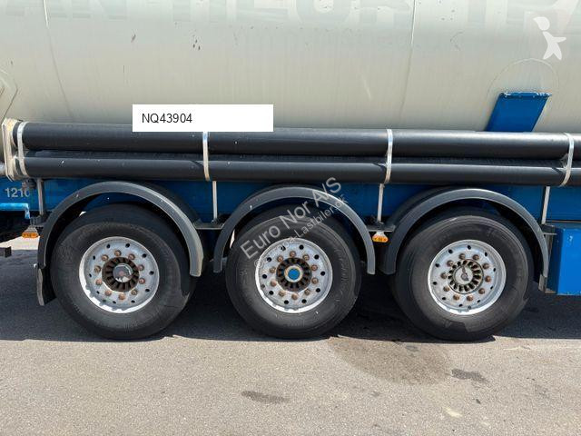 Uitrusting voor vrachtwagens  3 axle 63 m3 Silo...