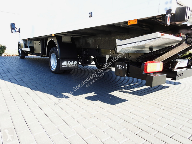 Véhicule utilitaire Iveco 70C18 DAILY