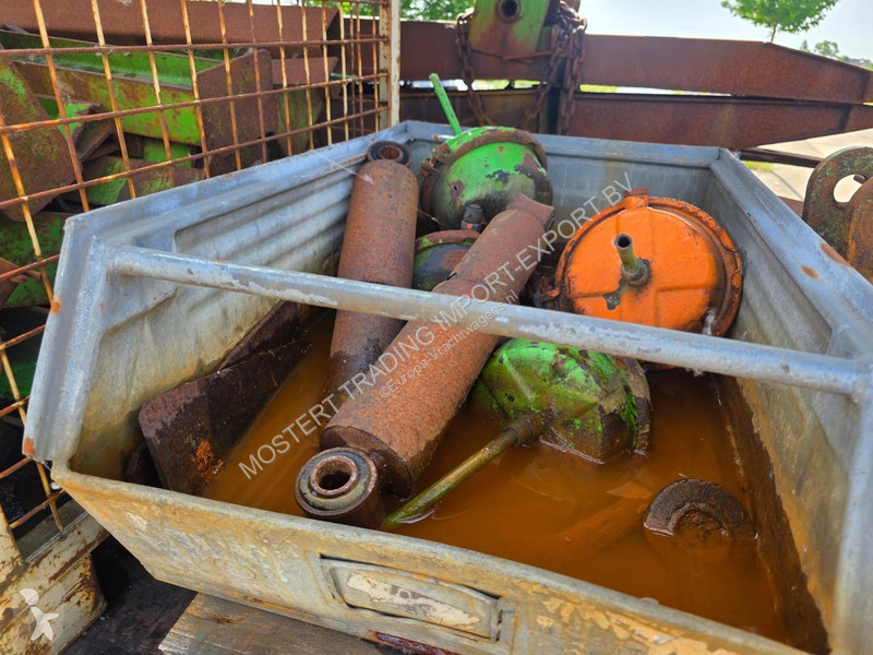 Low loader body 2-Axle Low Loader Chassis – Air...